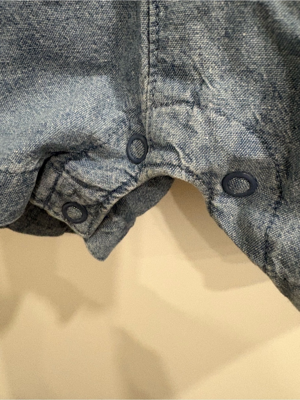 🐻 CARTER’S CHAMBRAY ROMPER - Picture 5 of 7